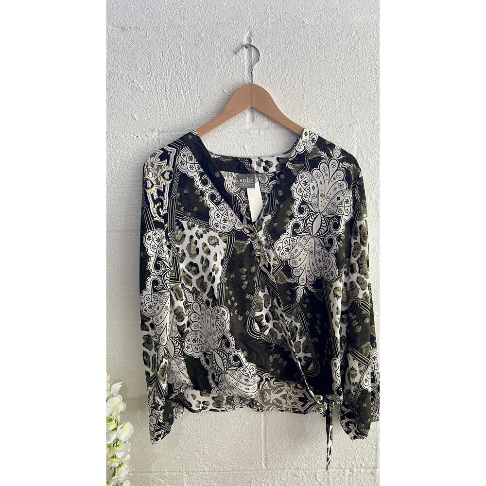 Soho by New‎ York & Company Black Stretch Blouse Size Medium
